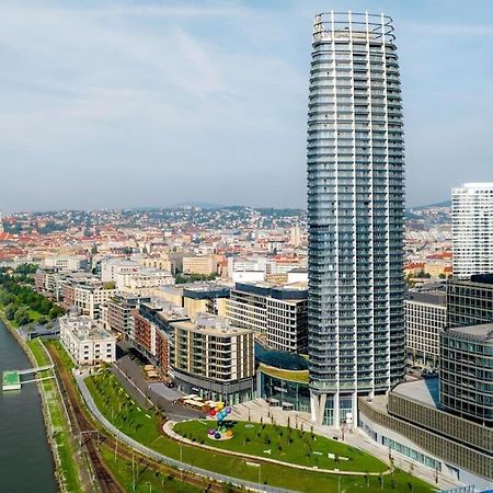 The First Skyscraper In Slovakia Apartment Bratislava Luaran gambar