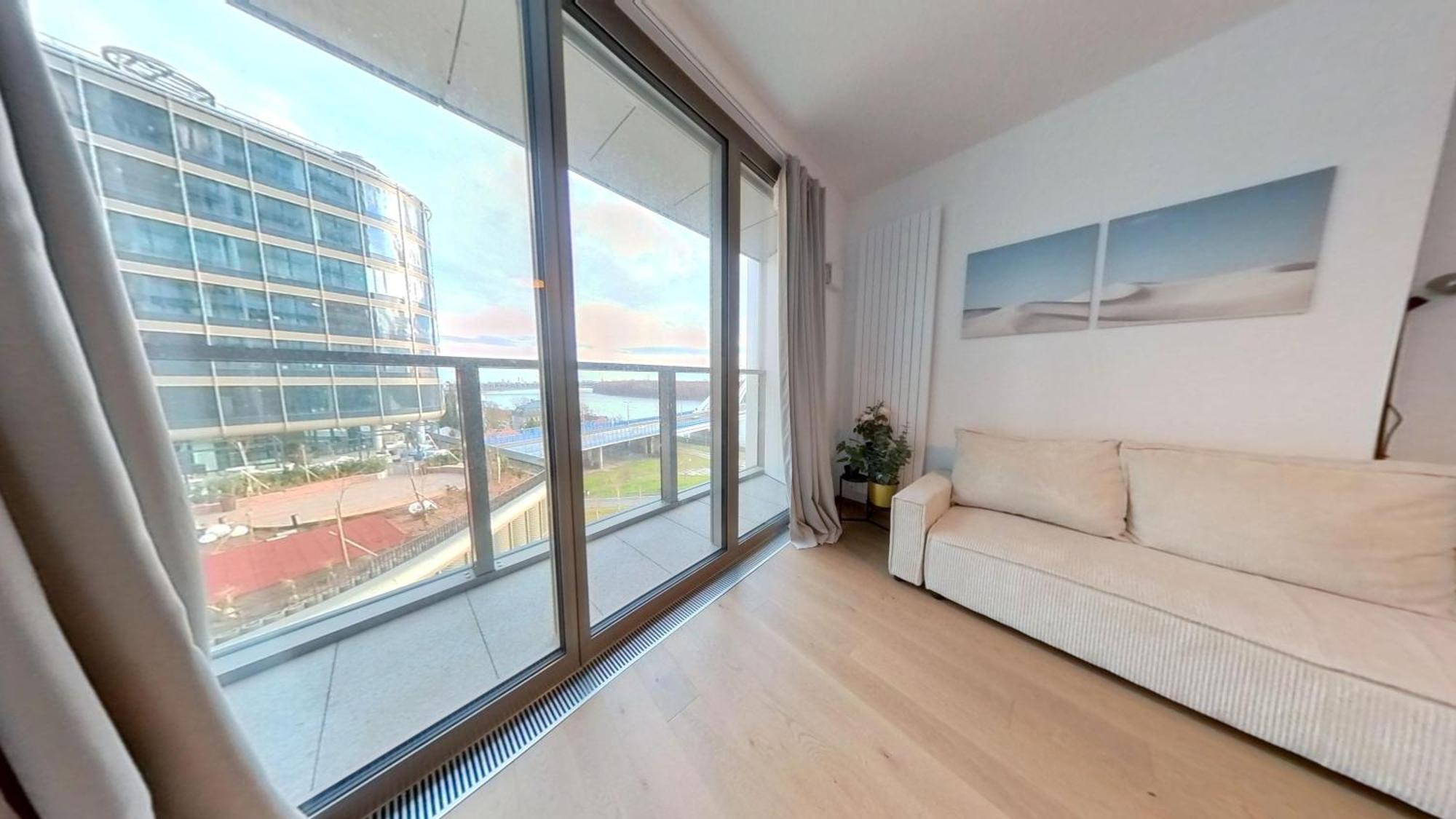 The First Skyscraper In Slovakia Apartment Bratislava Luaran gambar