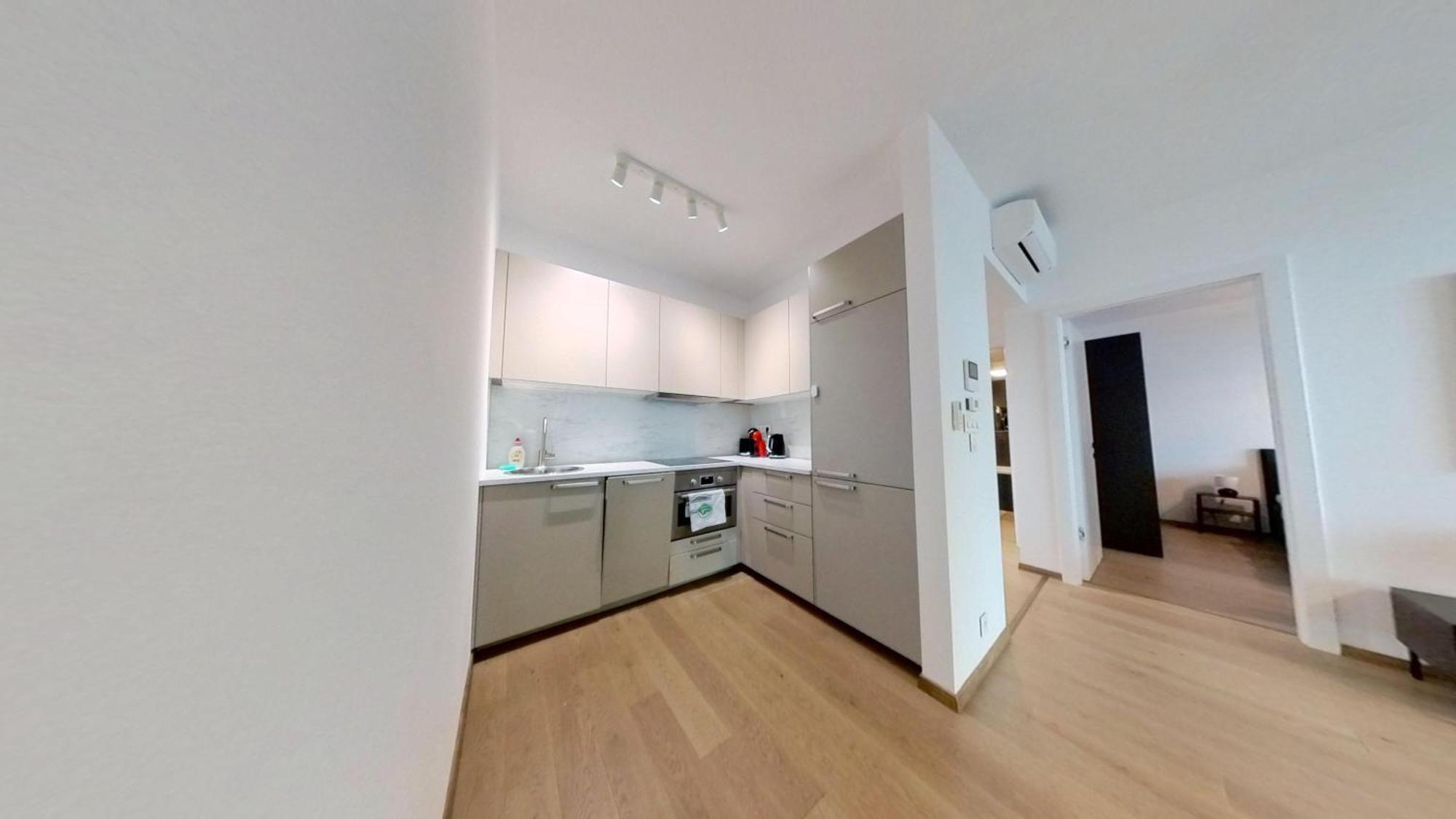 The First Skyscraper In Slovakia Apartment Bratislava Luaran gambar